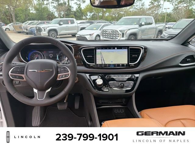Used 2023 Chrysler Pacifica Pinnacle image 12