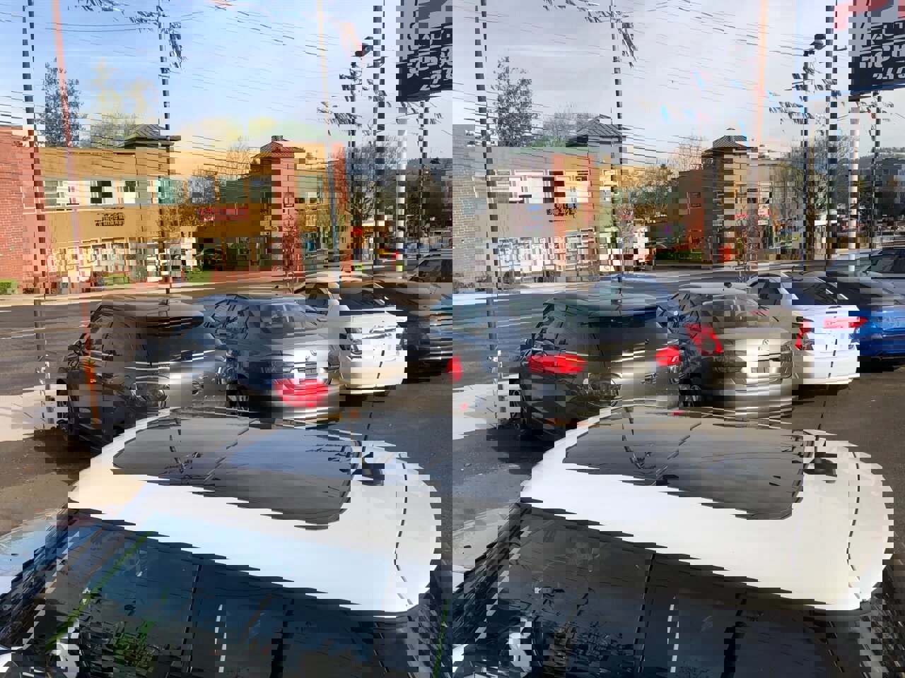 Used 2011 MINI Cooper Hardtop image 6