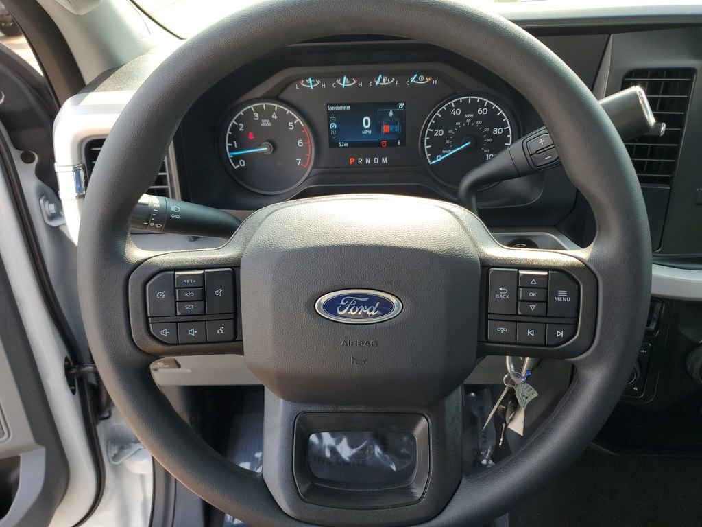 New 2025 Ford F350 4x4 Regular Cab Super Duty image 15