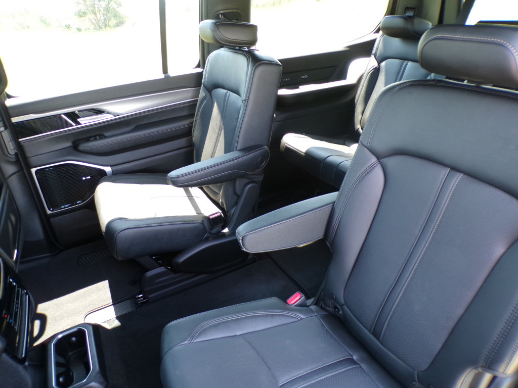 New 2026 Jeep Grand Wagoneer Limited w/ Premium Group II AWD/4WD image 20