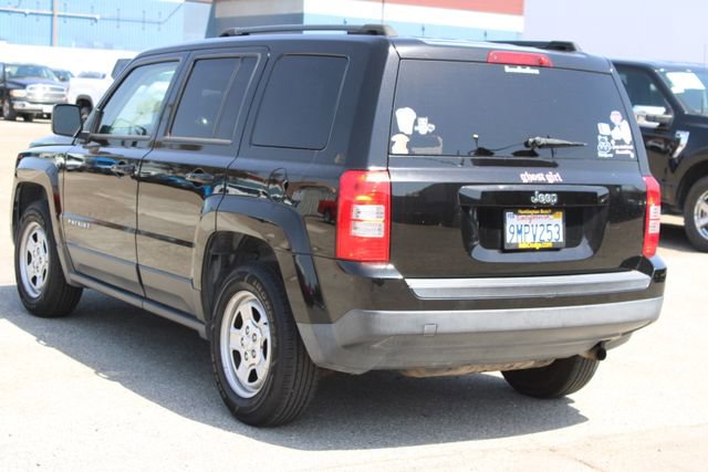 Used 2015 Jeep Patriot Sport w/ Power Value Group FWD image 3