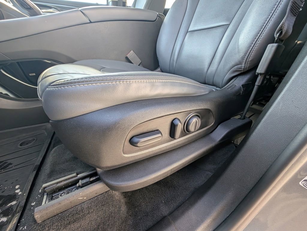 Used 2021 Buick Enclave Essence w/ Sound and Sites Package AWD/4WD image 18