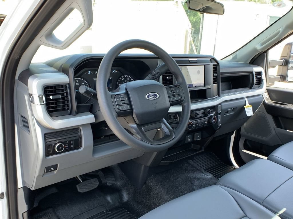New 2025 Ford F350 XL w/ XL Chrome Package RWD image 23