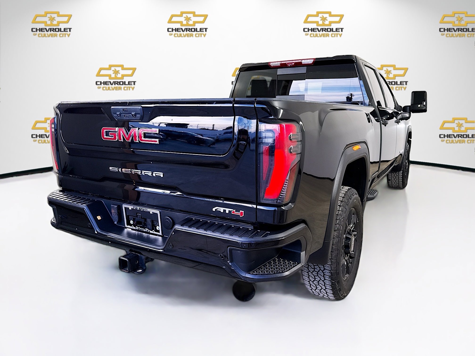 Used 2024 GMC Sierra 2500 AT4 w/ Technology Package image 7