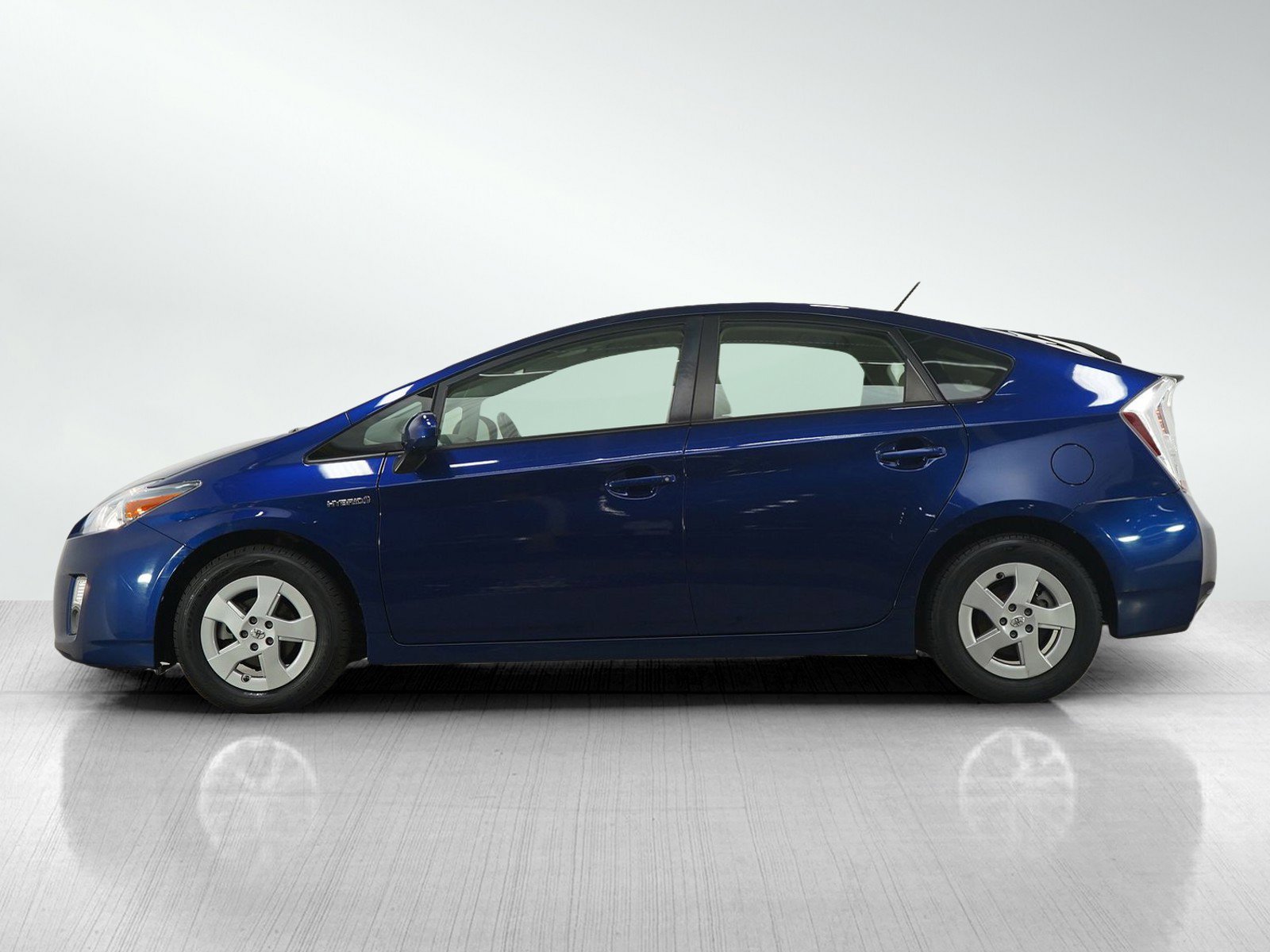 Used 2011 Toyota Prius Two image 2