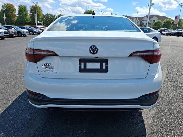 Certified 2024 Volkswagen Jetta Sport image 7