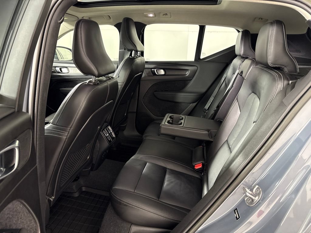 Used 2023 Volvo XC40 B5 Ultimate w/ Protection Package Premier AWD/4WD image 27
