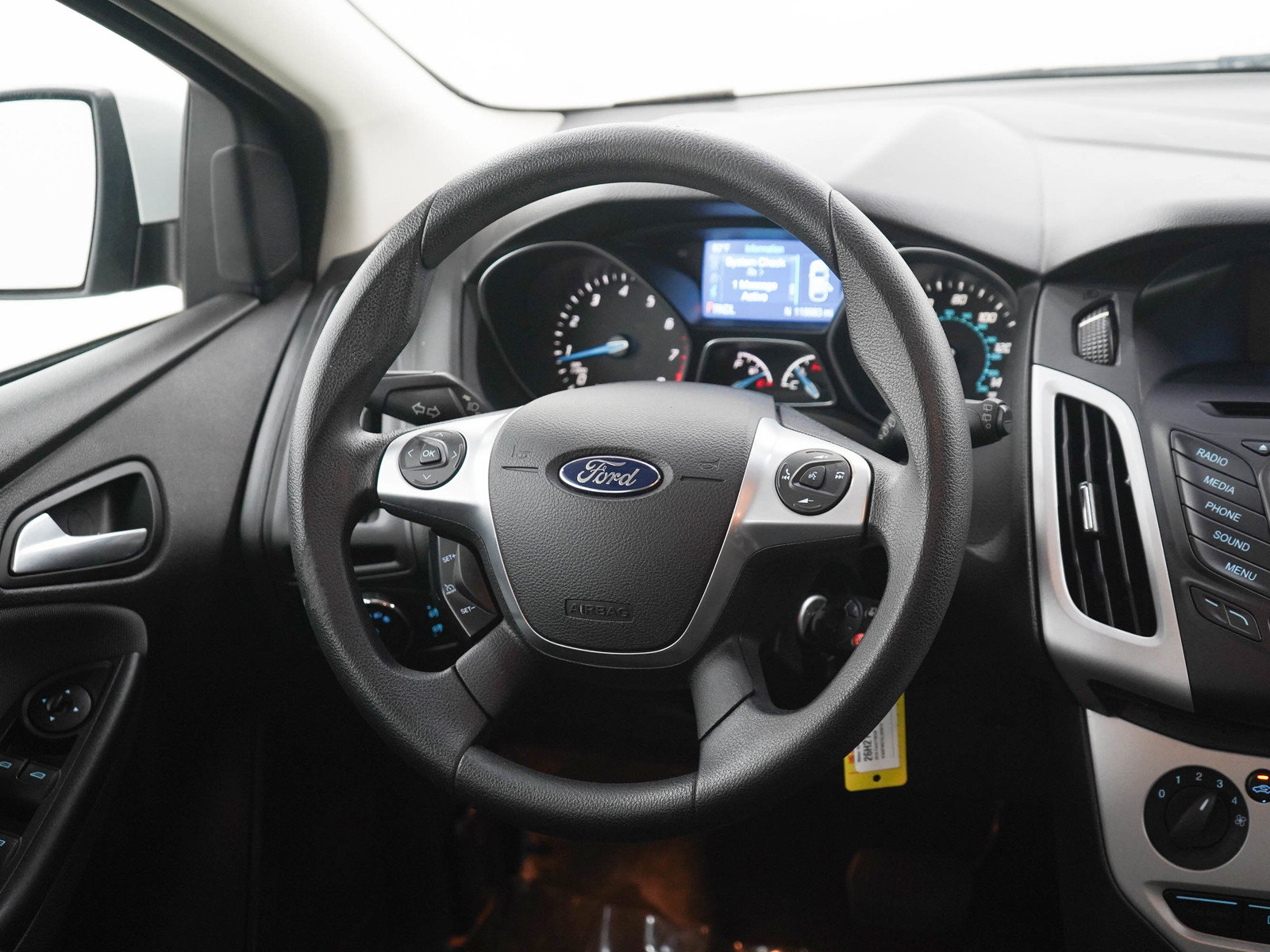 Used 2014 Ford Focus SE FWD image 14