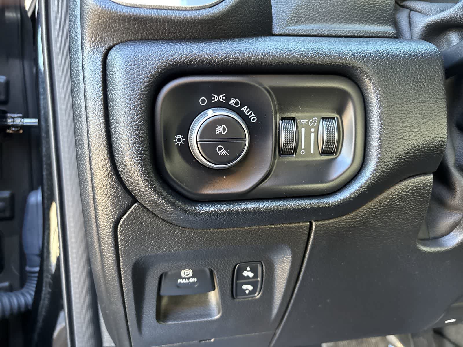 Certified 2019 RAM 1500 Laramie AWD/4WD image 10