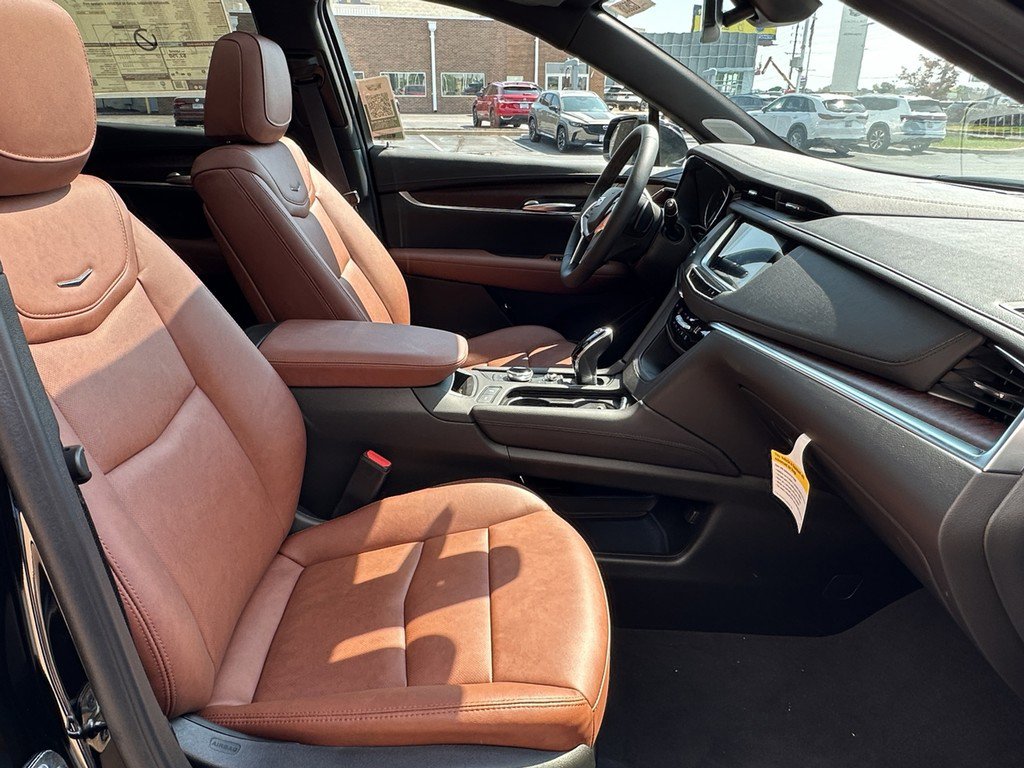 New 2025 Cadillac XT5 Premium Luxury image 14