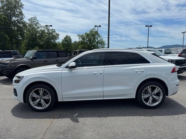 Used 2023 Audi Q8 Premium w/ Convenience Package AWD/4WD image 4