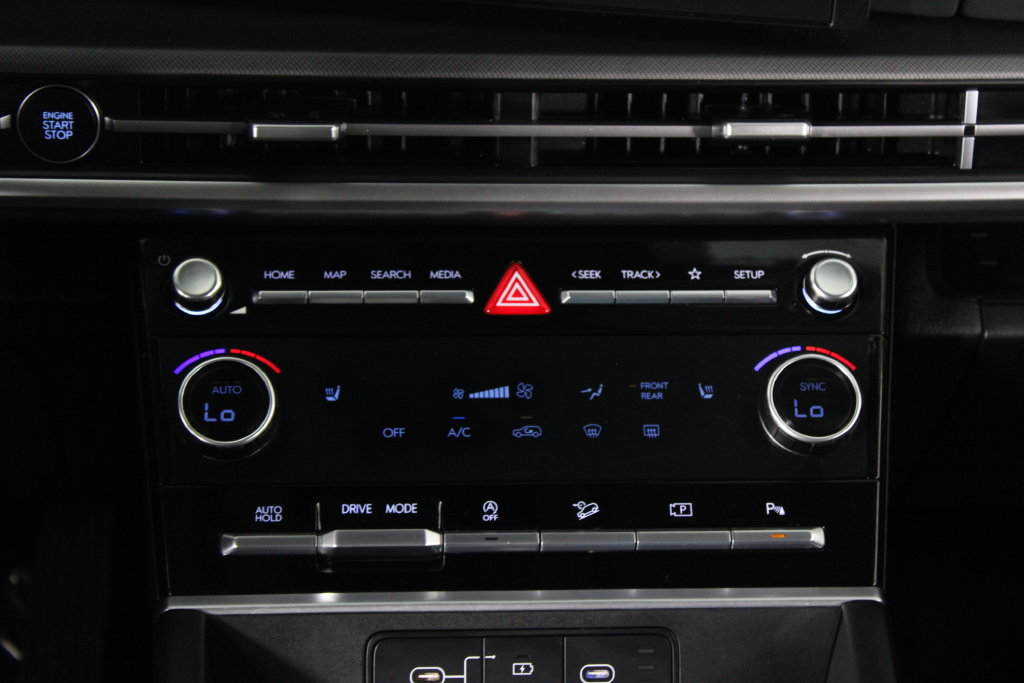 Certified 2025 Hyundai Santa Fe SEL FWD image 24