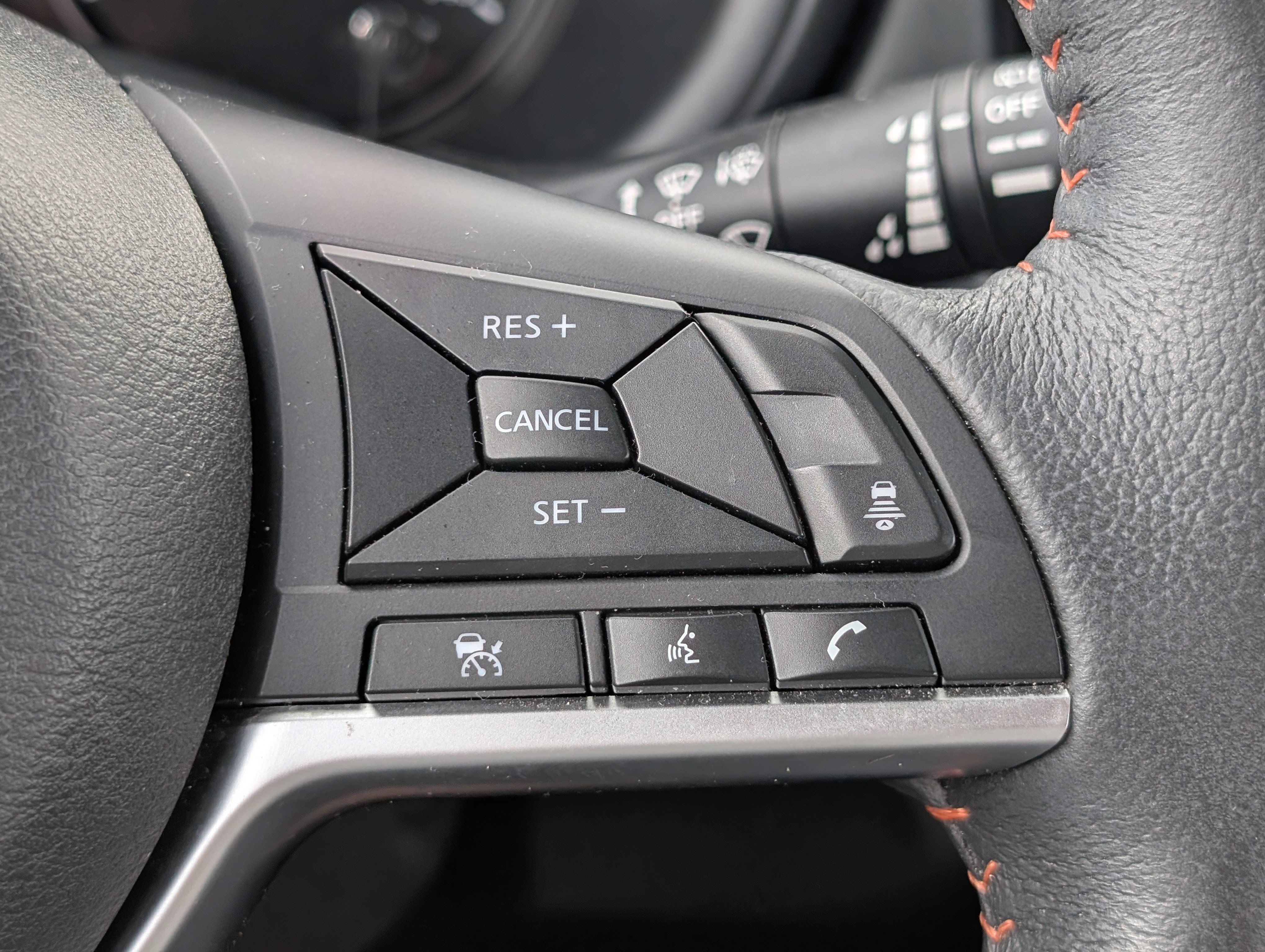 Used 2021 Nissan Kicks SR w/ SR Premium Package FWD image 22
