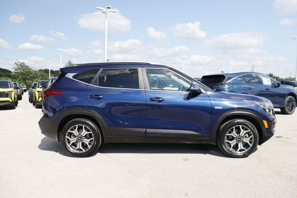 Used 2023 Kia Seltos EX AWD/4WD image 4