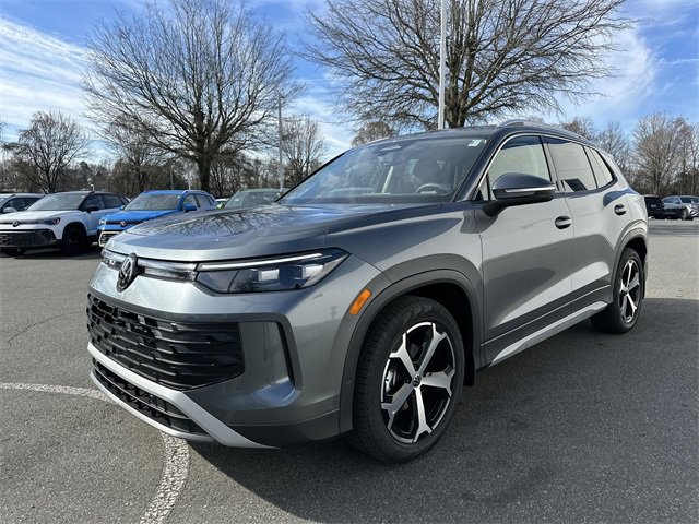 New 2026 Volkswagen Tiguan SE video 1