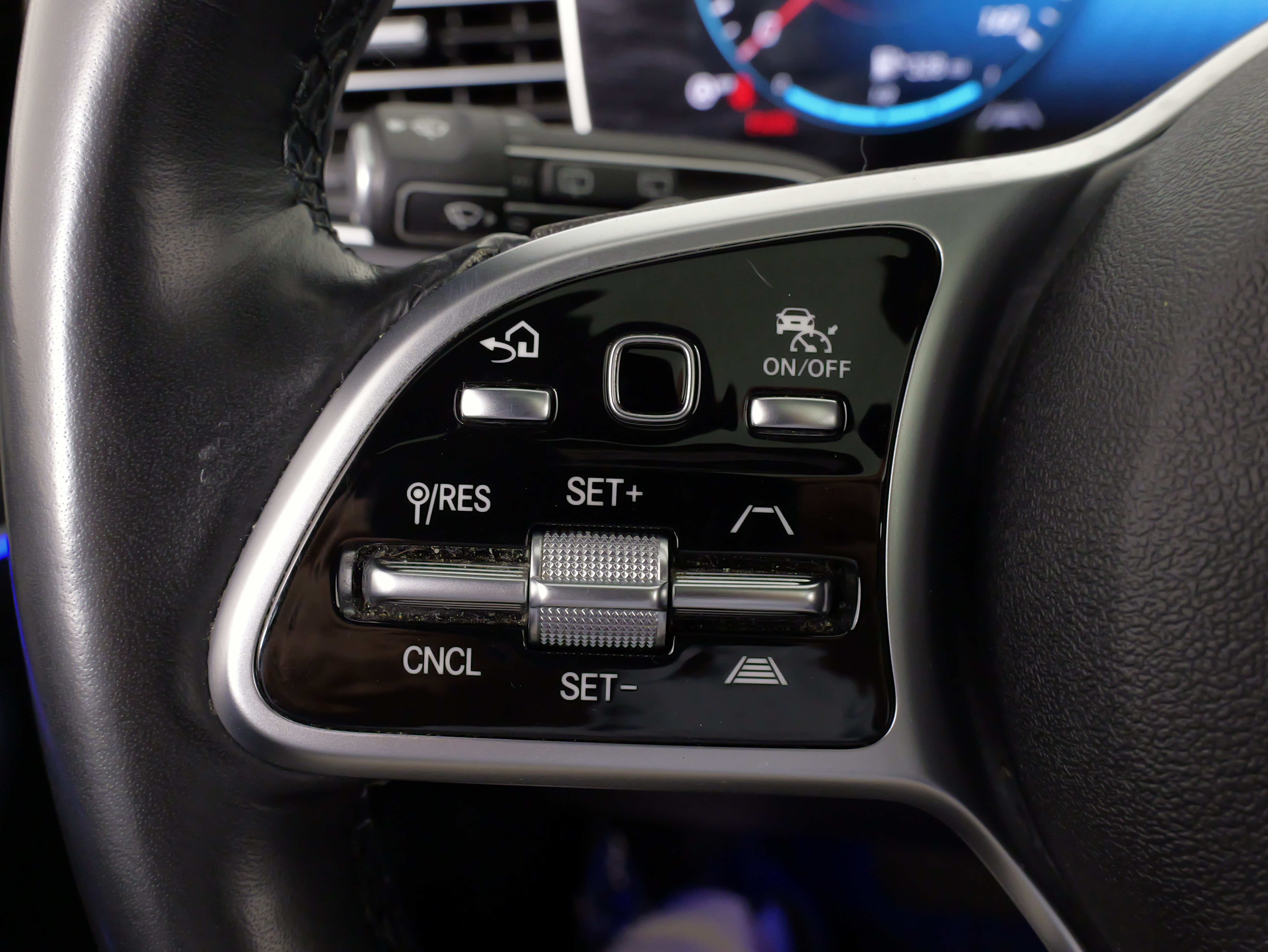 Used 2022 Mercedes-Benz GLS 450 4MATIC image 48