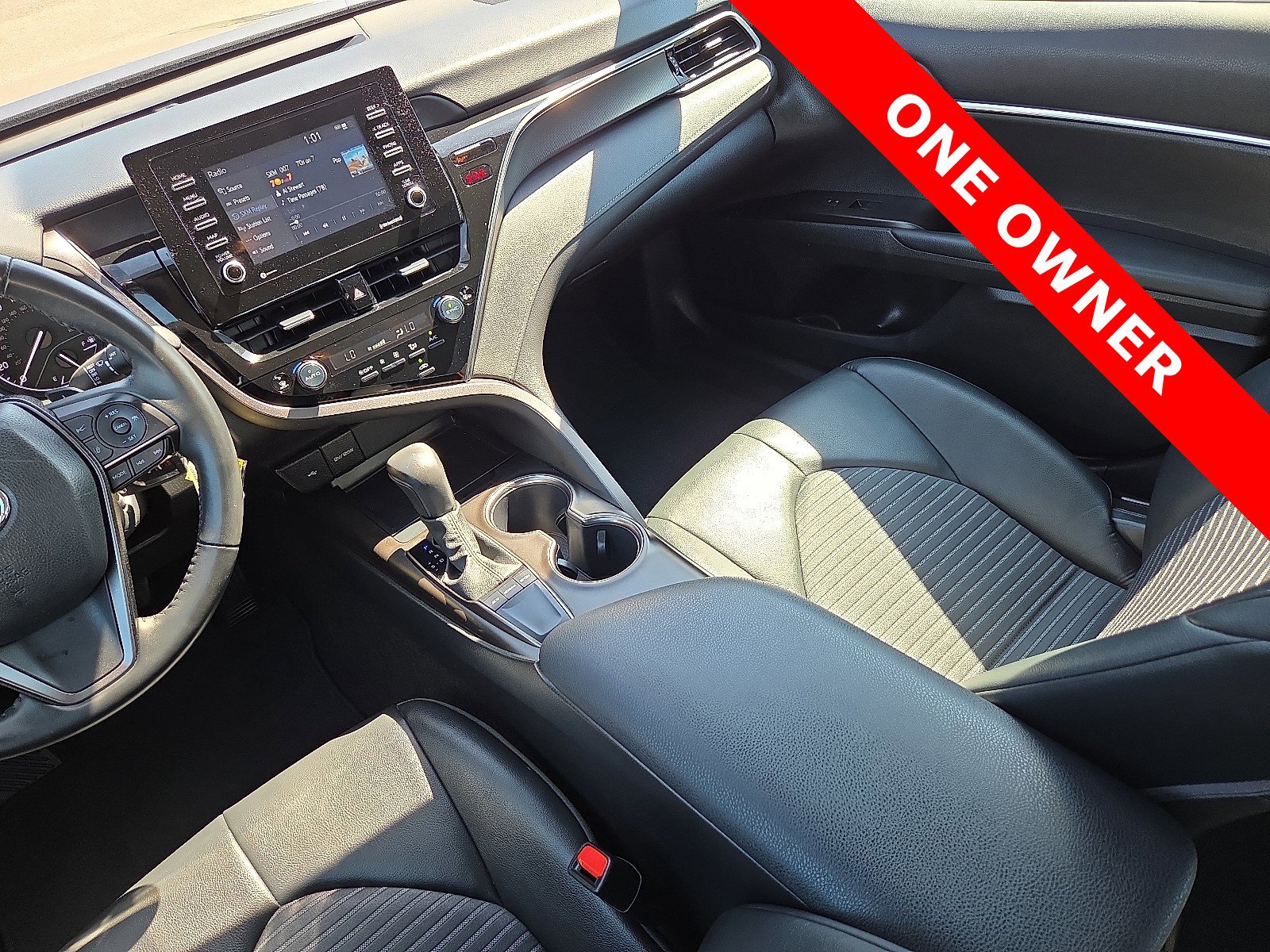 Used 2024 Toyota Camry SE image 12