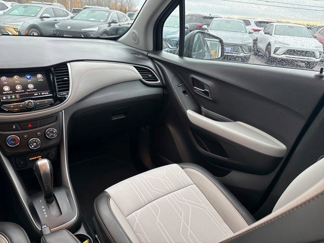 Certified 2022 Chevrolet Trax LT w/ LT Convenience Package image 7