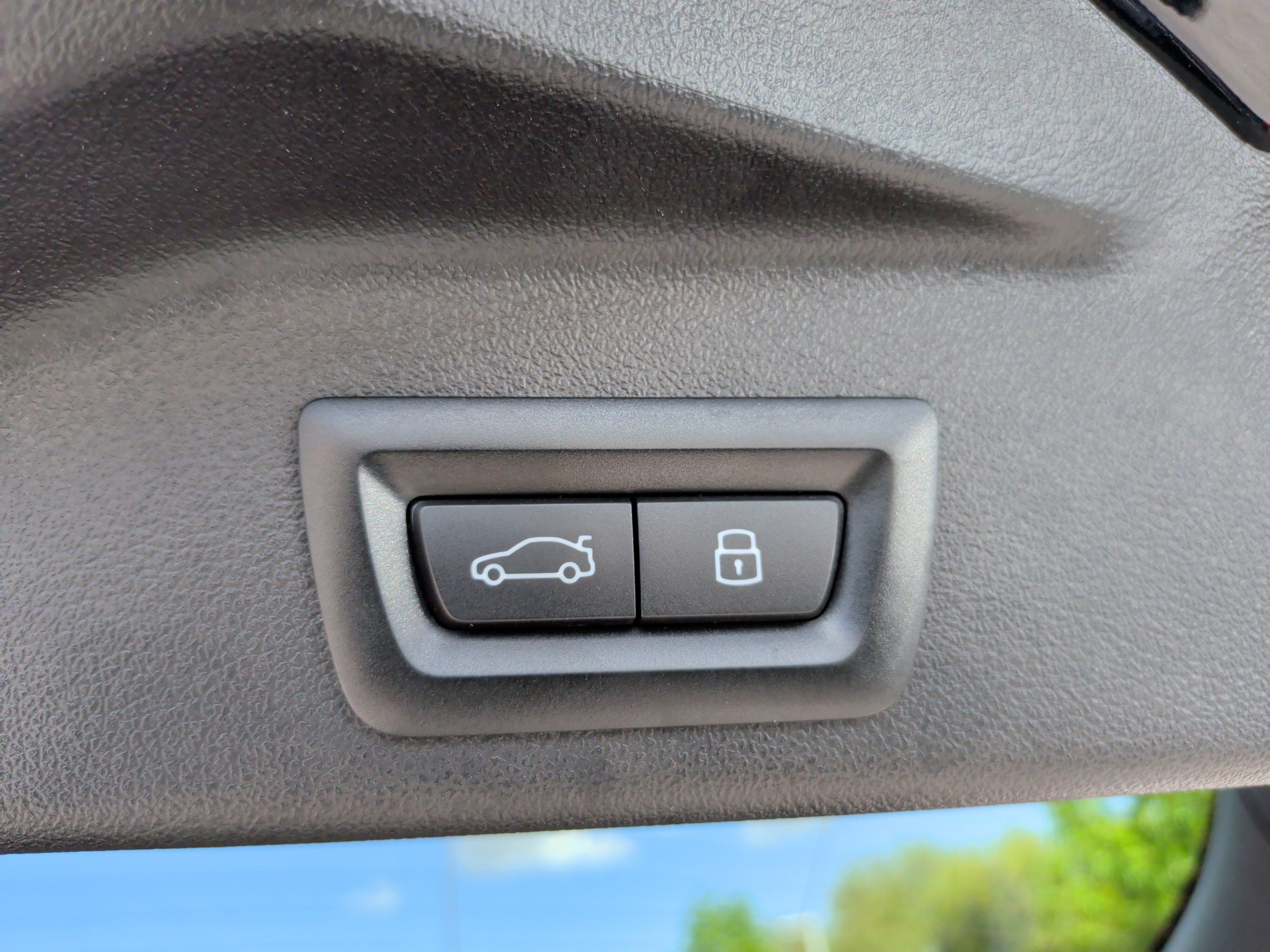 Certified 2025 BMW X5 xDrive50e w/ M Sport Package image 41