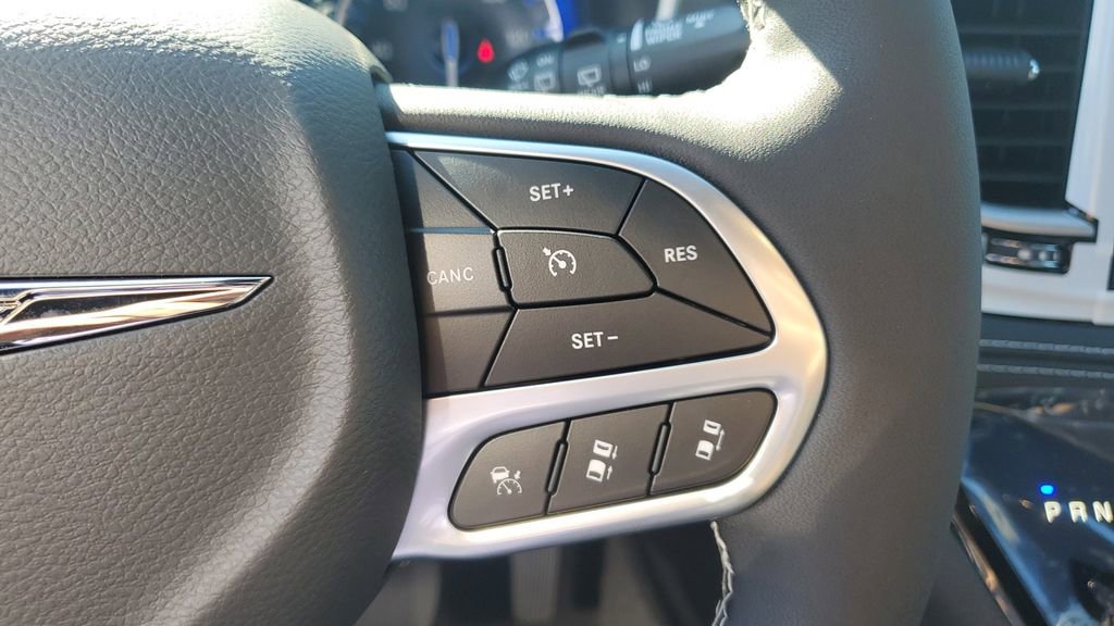 New 2026 Chrysler Pacifica Select image 31