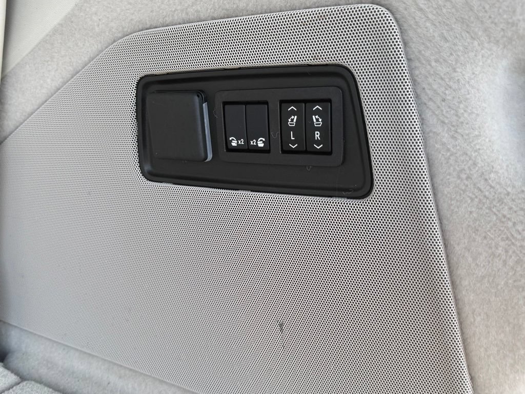 Used 2024 Cadillac Escalade Sport Platinum w/ LPO, Floor Liner Package AWD/4WD image 32