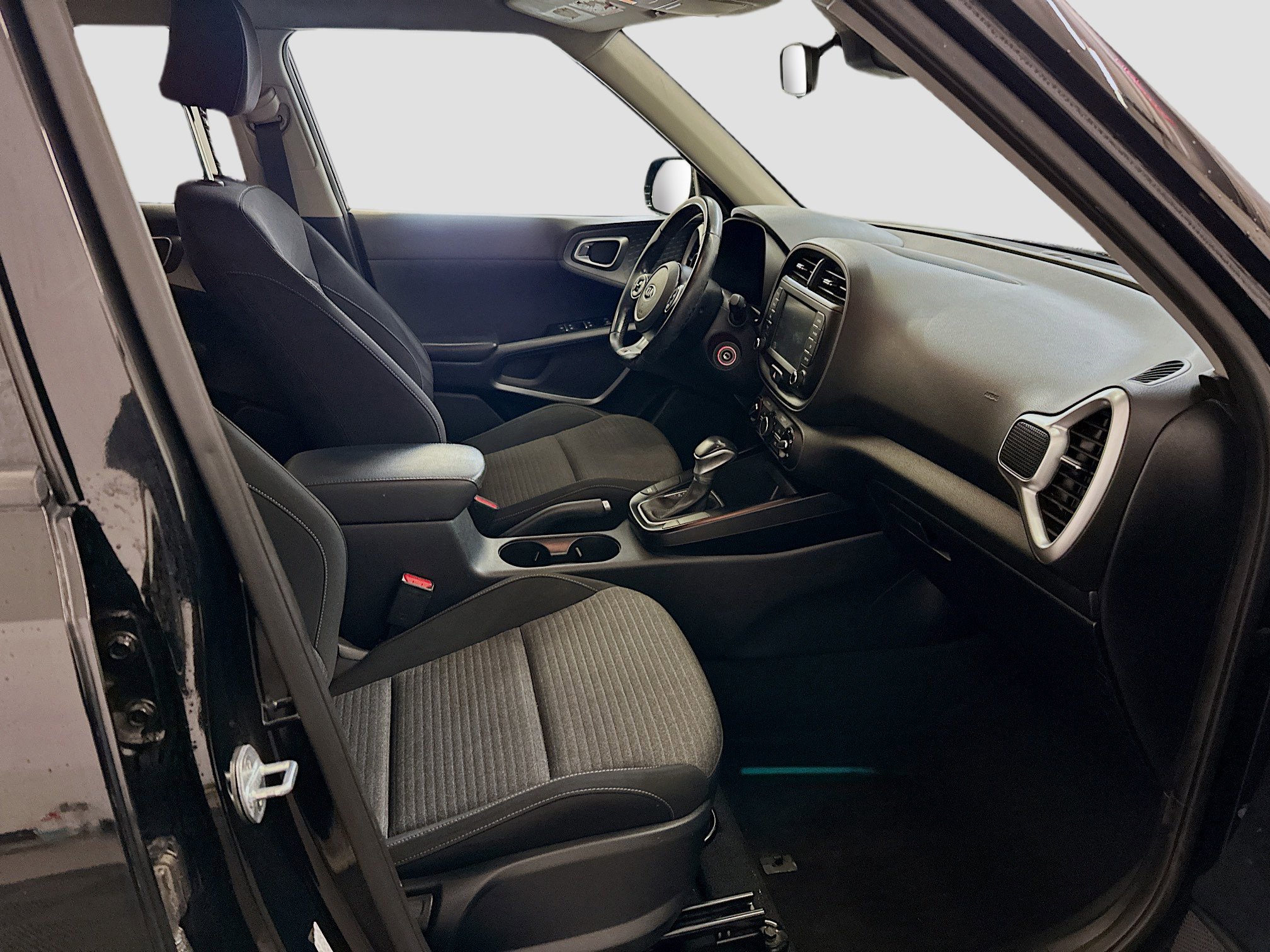 Used 2020 Kia Soul GT-Line FWD image 31