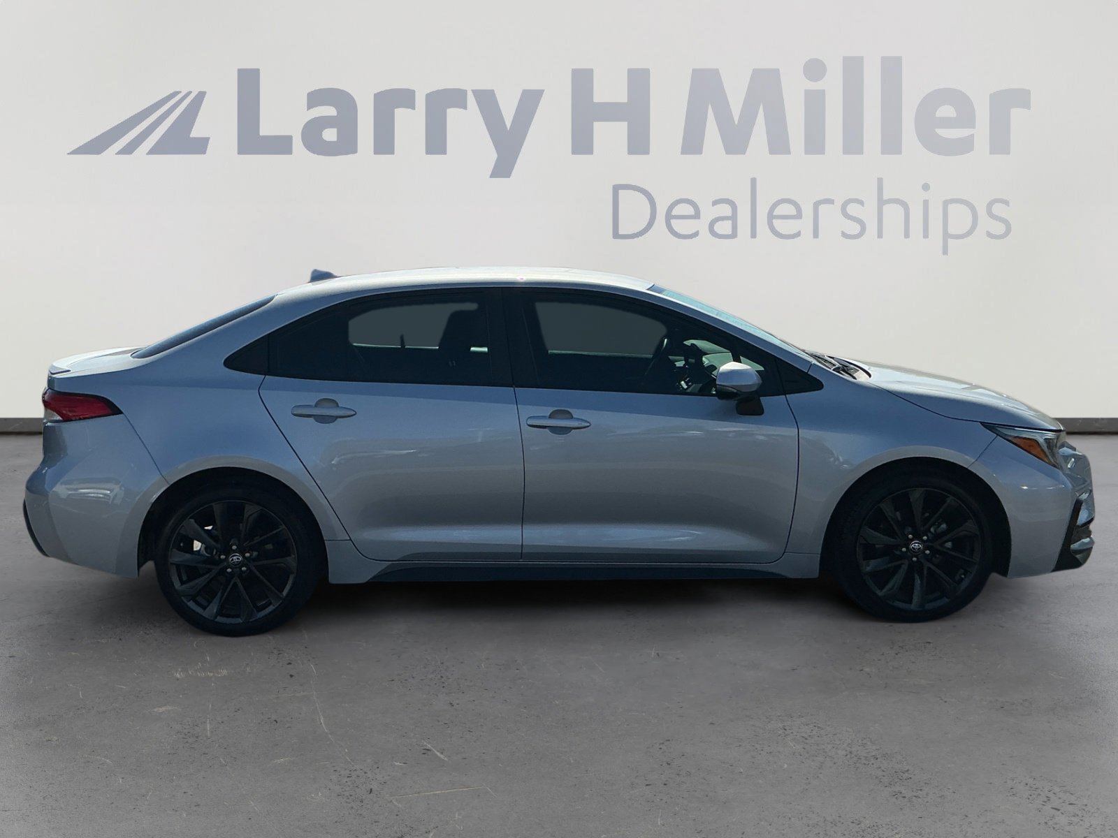 Certified 2024 Toyota Corolla SE w/ SE Convenience Package image 6