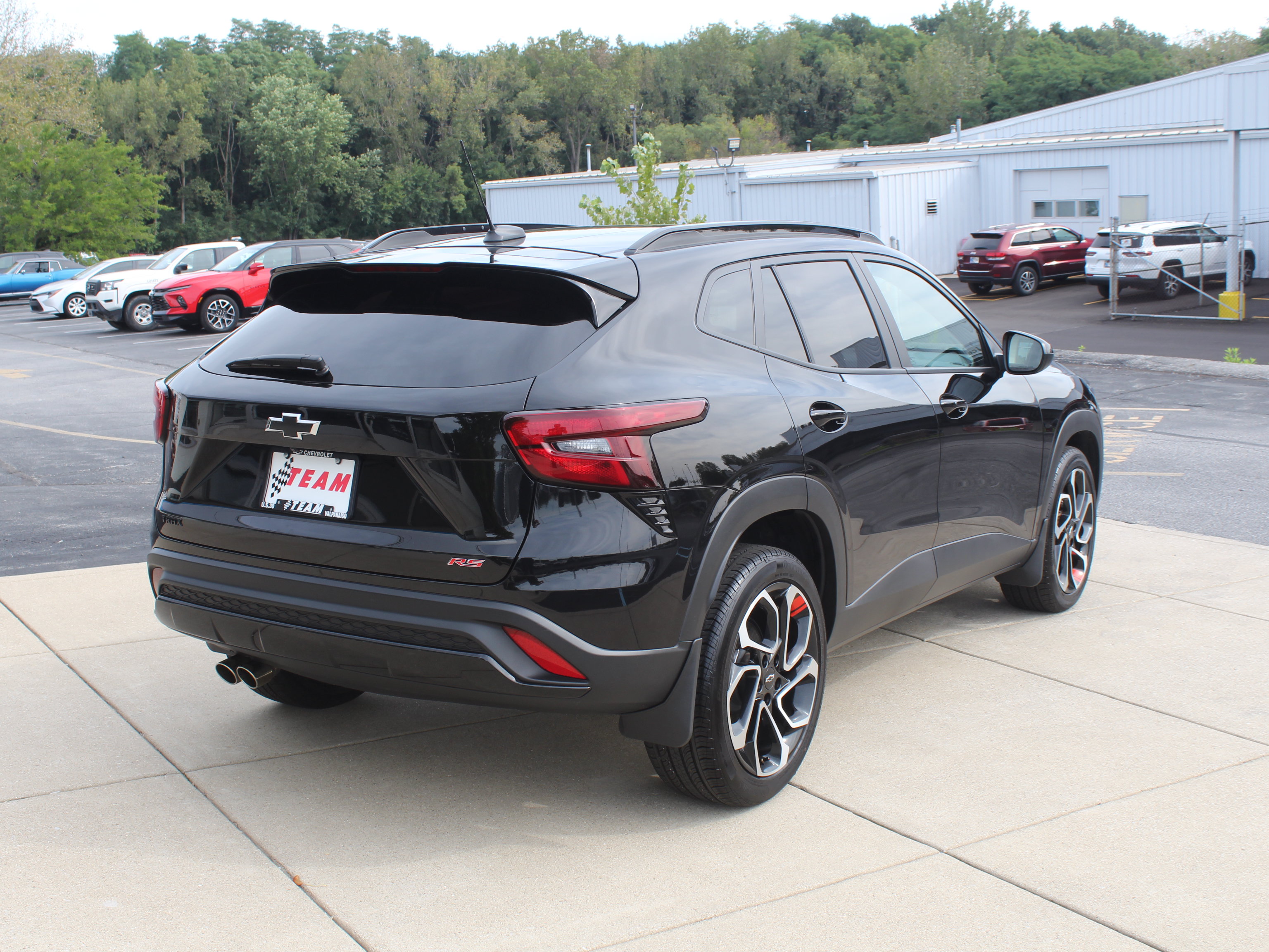 Used 2025 Chevrolet Trax RS FWD image 6