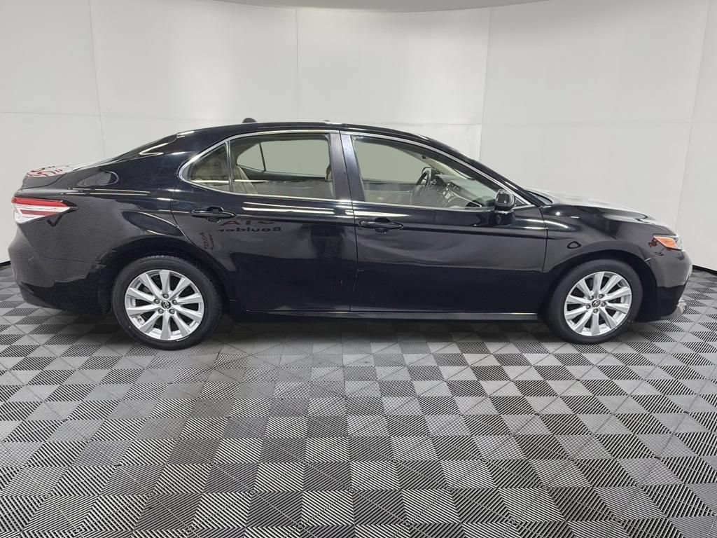 Used 2018 Toyota Camry LE w/ Convenience Package FWD image 8