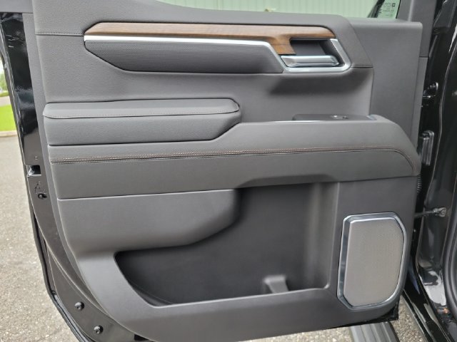 New 2026 Chevrolet Silverado 1500 High Country w/ Midnight Edition RWD image 12