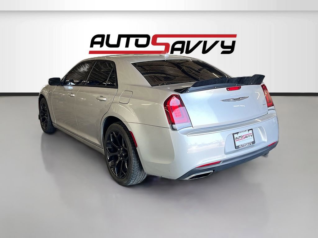 Used 2020 Chrysler 300 Touring w/ Sport Appearance Package image 5
