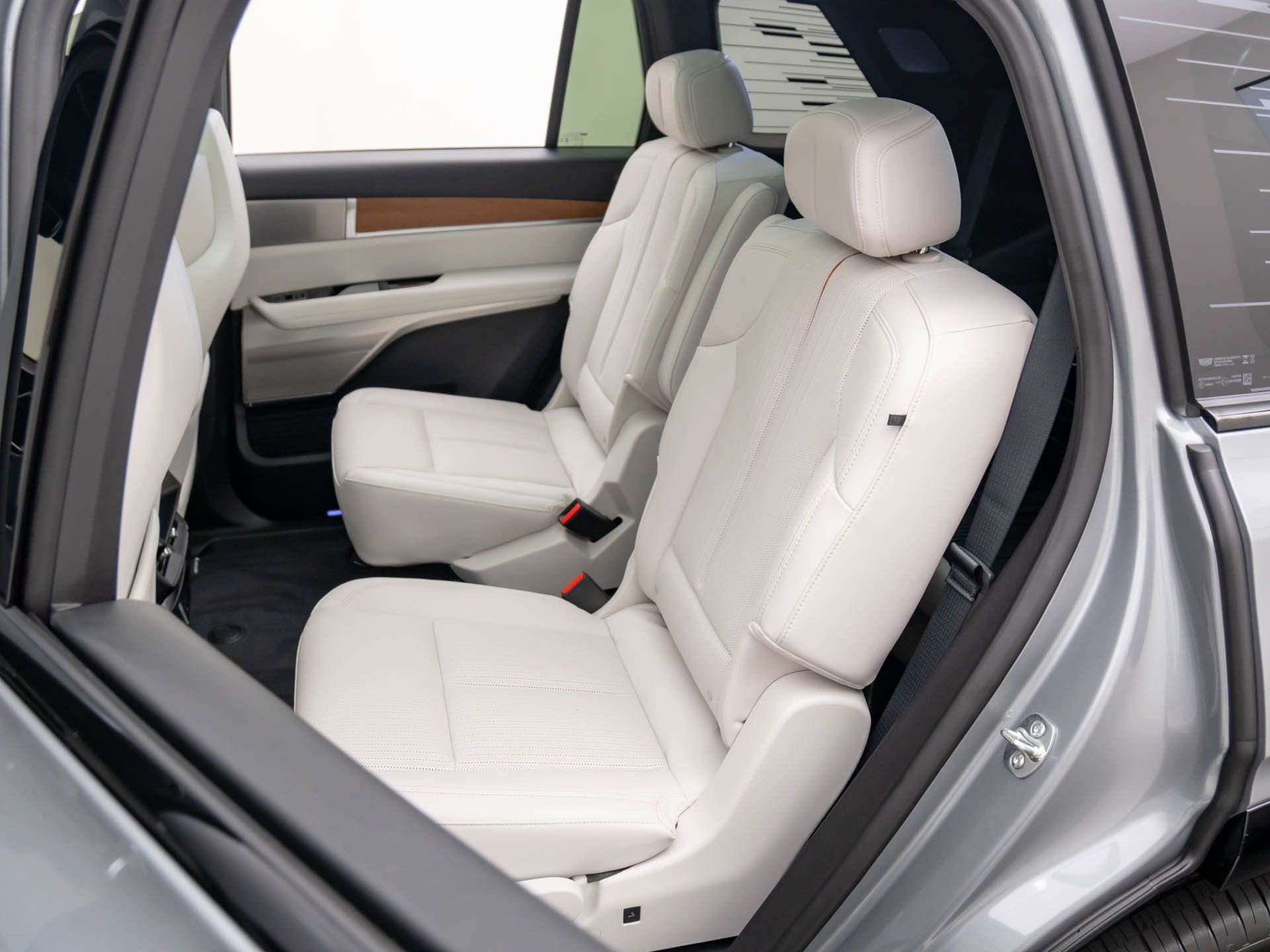 New 2026 Cadillac Vistiq Sport w/ LPO, Floor Liner Package image 16