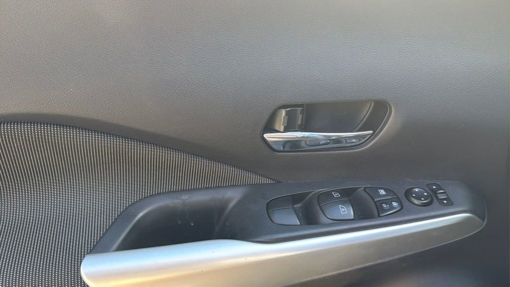 Used 2020 Nissan Kicks SV image 16