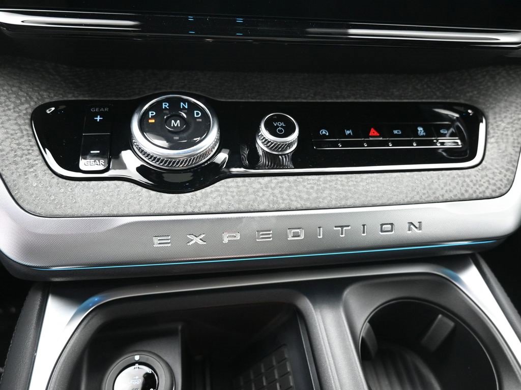 New 2025 Ford Expedition Tremor image 9