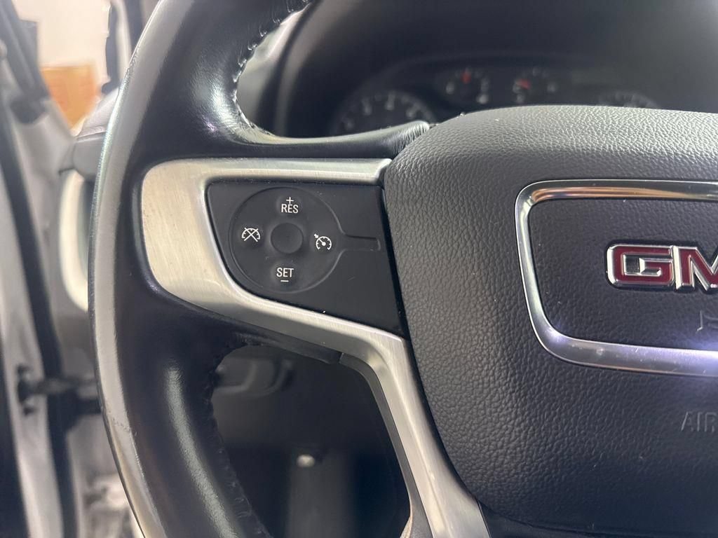 Used 2018 GMC Terrain SLE w/ Driver Convenience Package FWD image 29