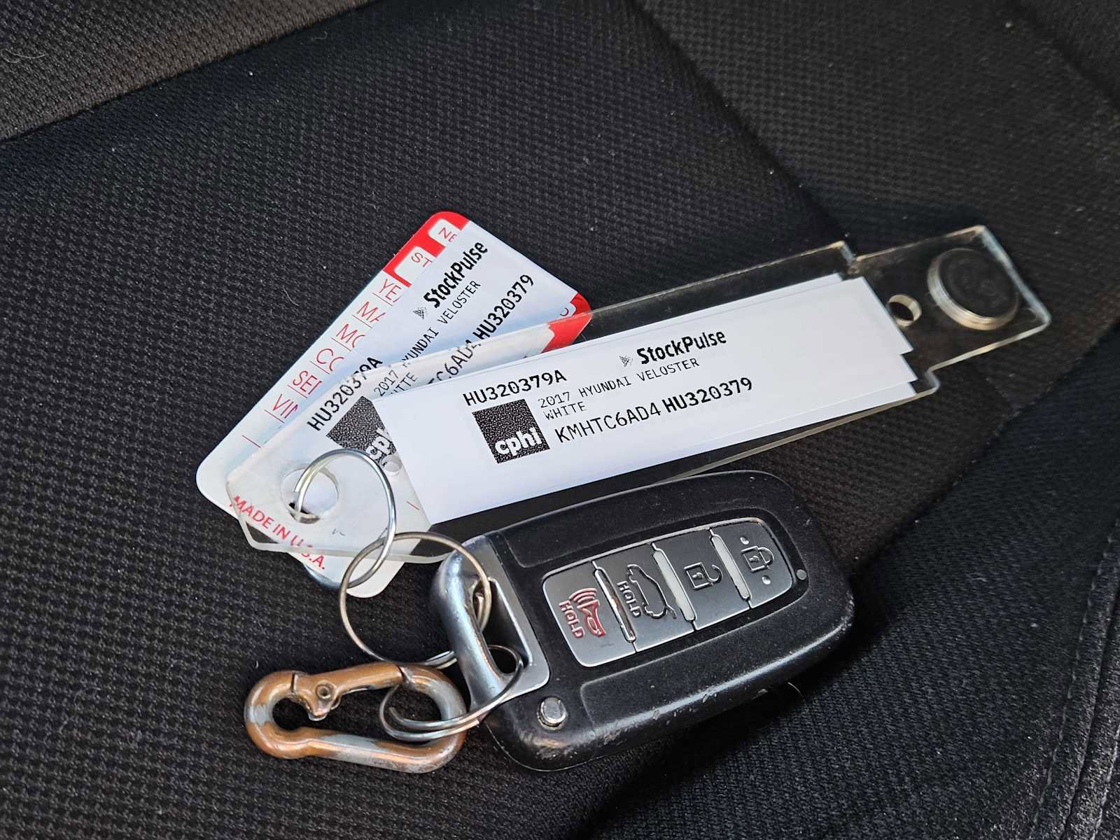 Used 2017 Hyundai Veloster Value Edition image 31