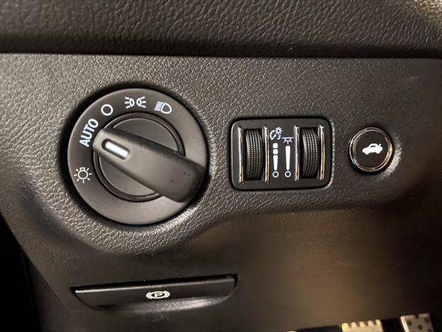 Used 2016 Dodge Challenger SRT Hellcat RWD image 22