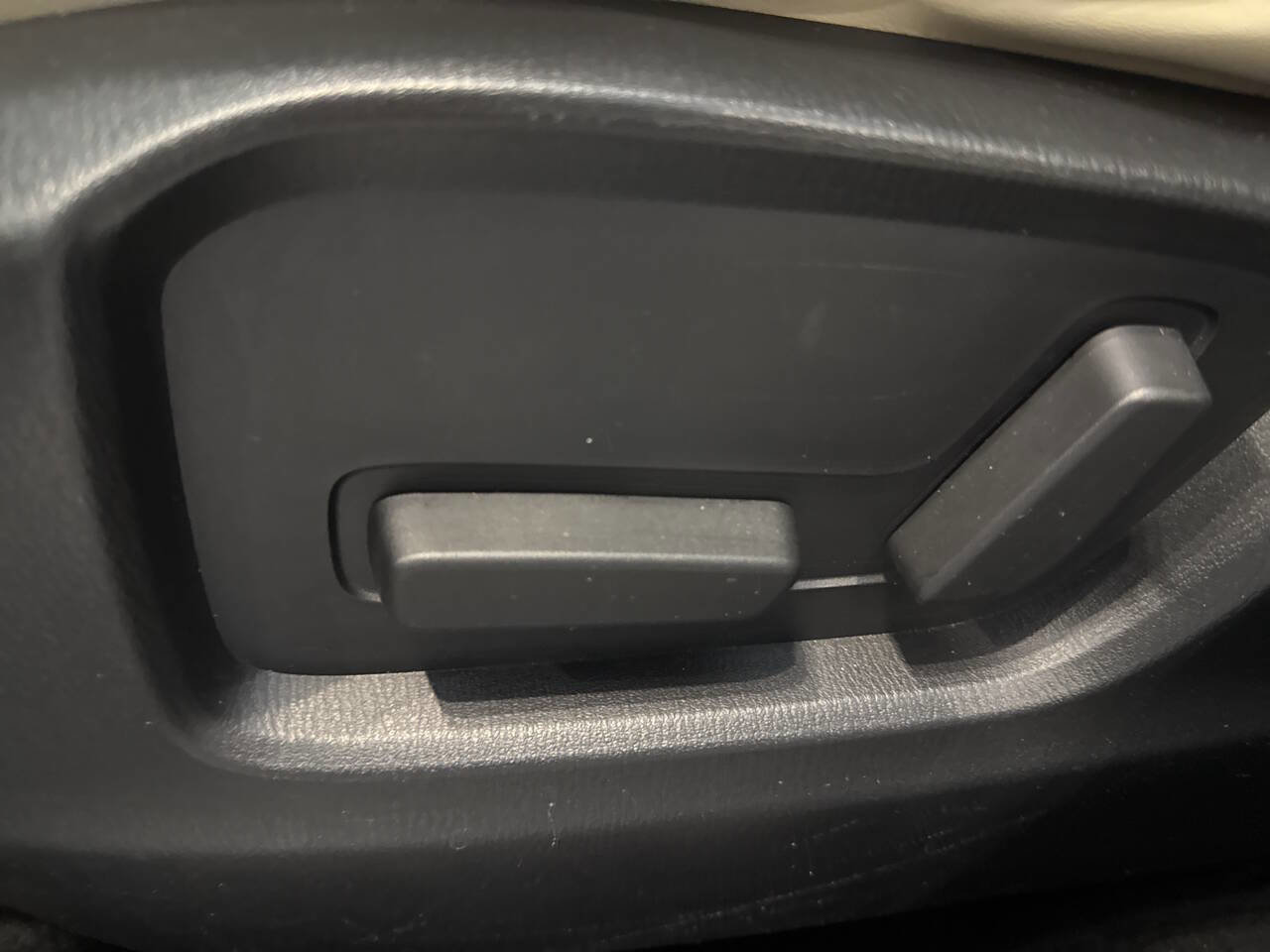Used 2017 MAZDA CX-5 Touring w/ Preferred Equipment Package FWD image 17