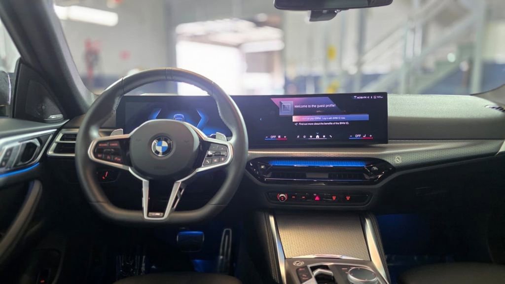 Used 2025 BMW 430i xDrive w/ M Sport Package image 13