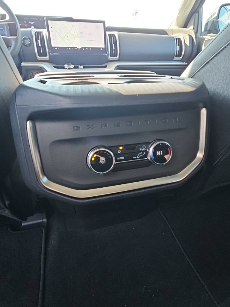 Used 2026 Ford Expedition Max Active RWD image 24