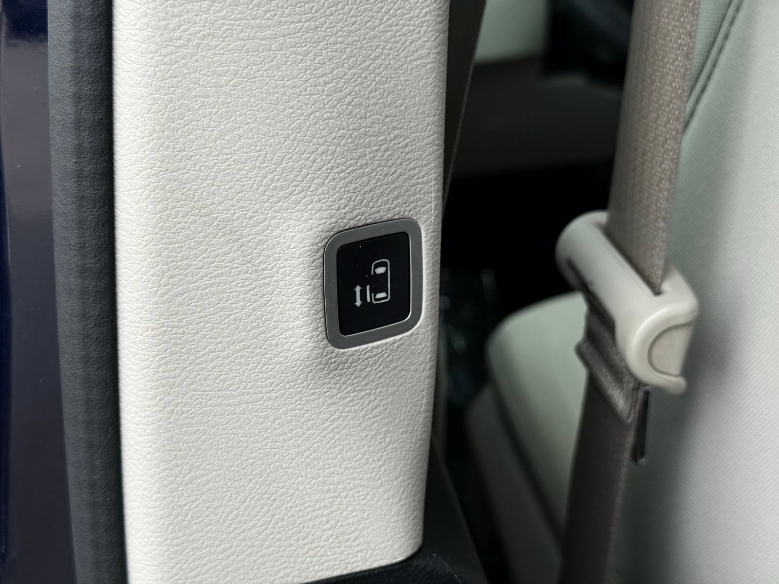 Used 2018 Chrysler Pacifica Touring Plus FWD image 23