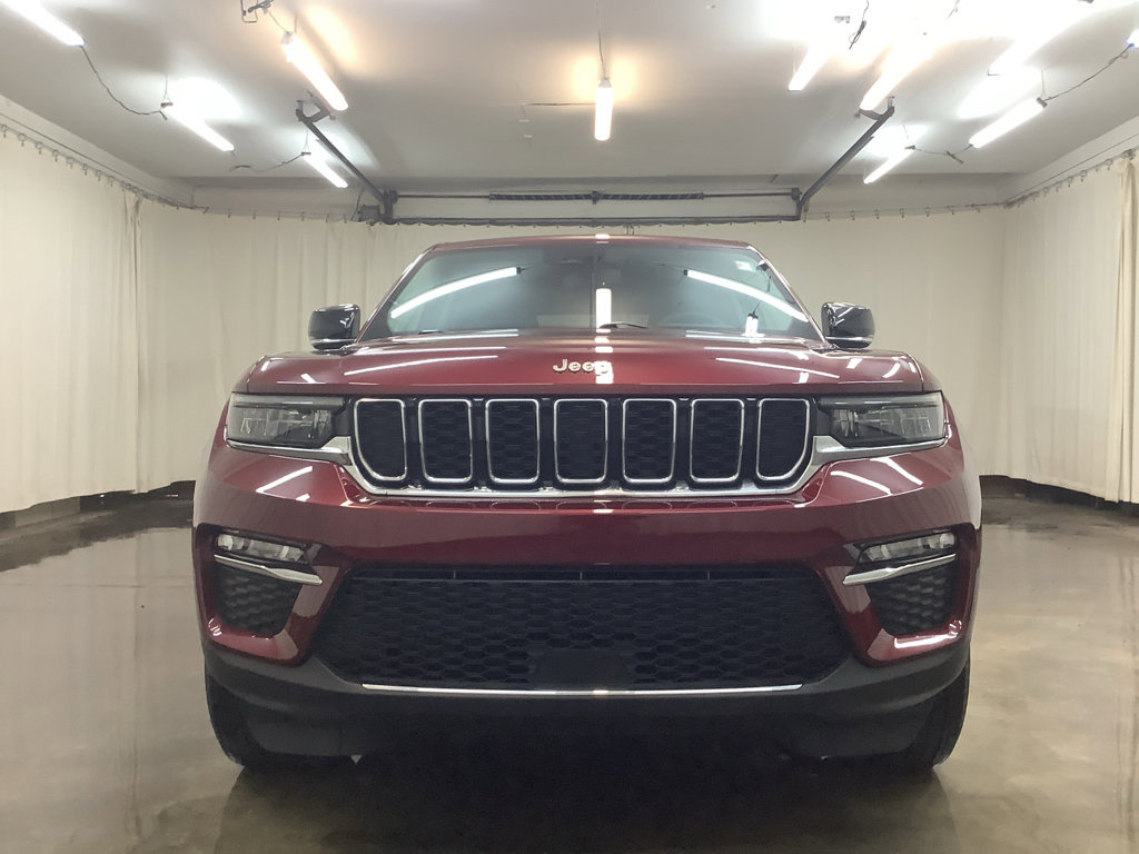 Used 2023 Jeep Grand Cherokee Limited image 11