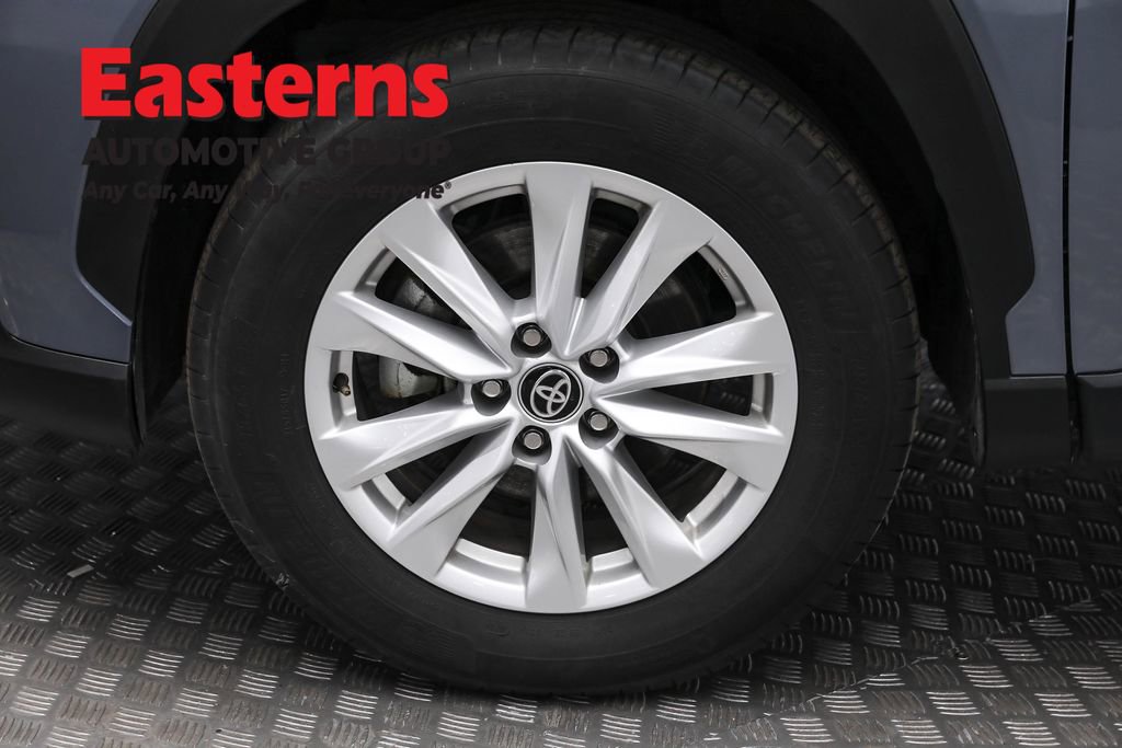 Used 2024 Toyota Corolla Cross LE image 31