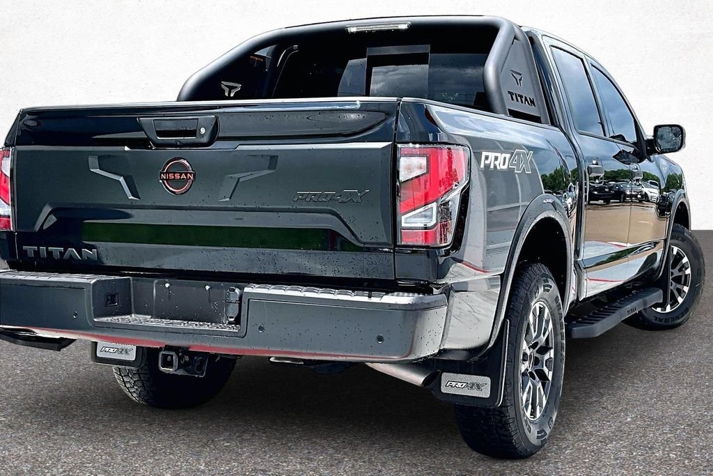 Used 2024 Nissan Titan PRO-4X w/ Pro-4x Convenience Package AWD/4WD image 7