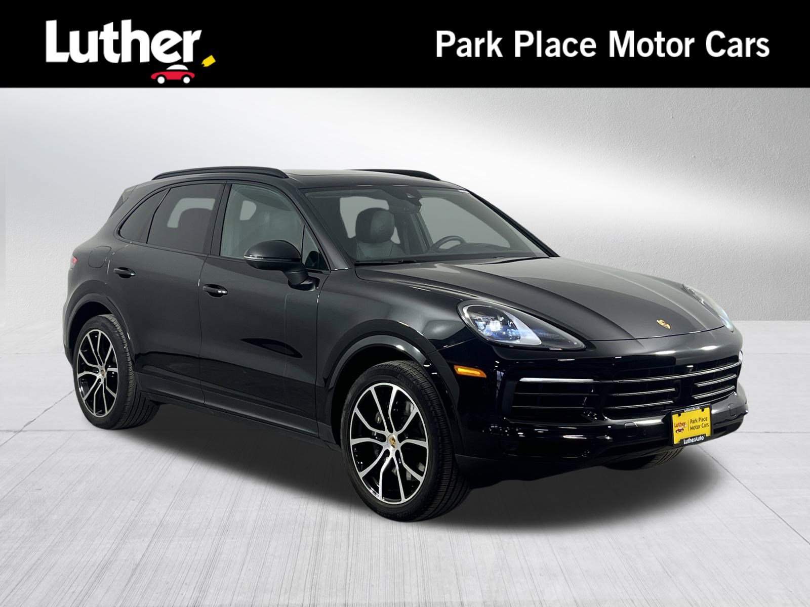 Used 2023 Porsche Cayenne Platinum Edition image 1