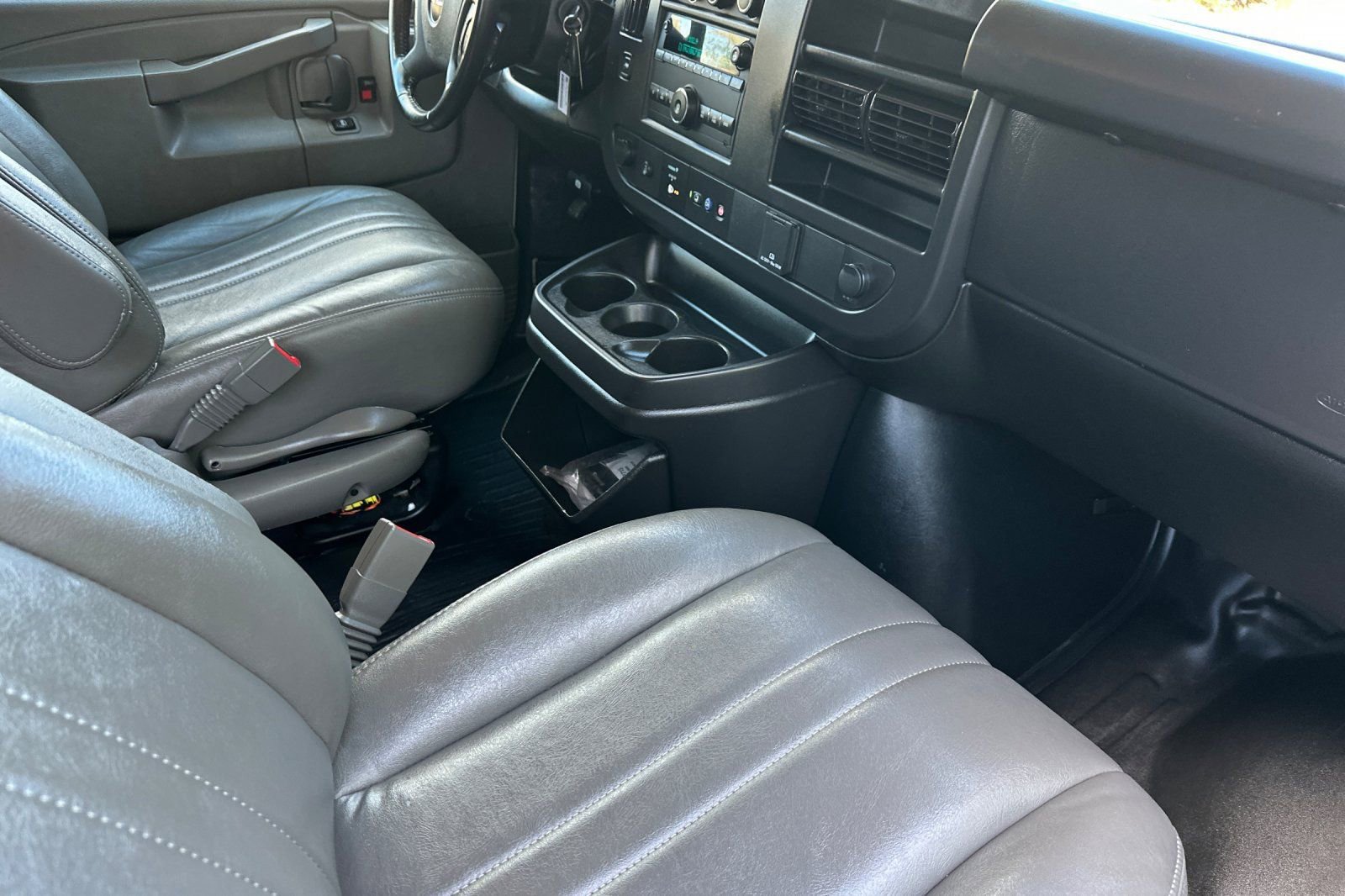 Used 2023 GMC Savana 2500 Extended w/ Driver Convenience Package image 18