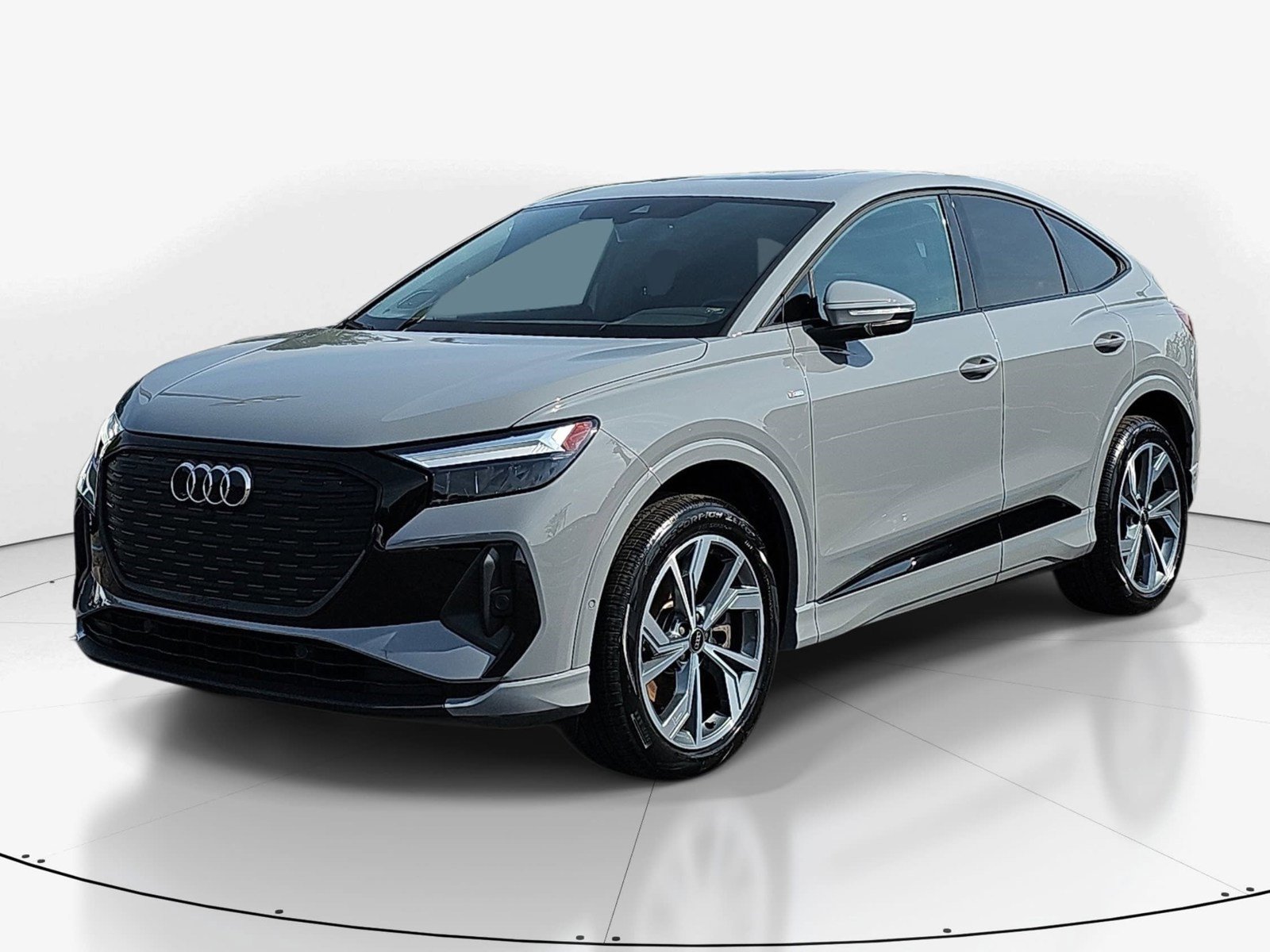 Used 2024 Audi Q4 e-tron Premium Plus w/ Premium Plus AWD/4WD image 6