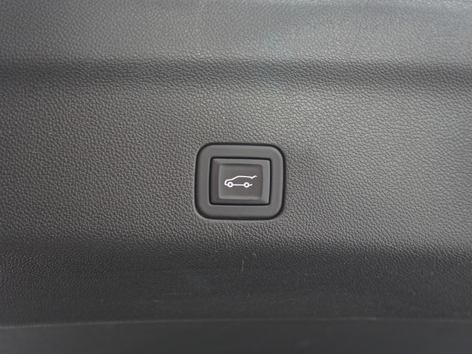 Used 2025 GMC Yukon Denali image 12