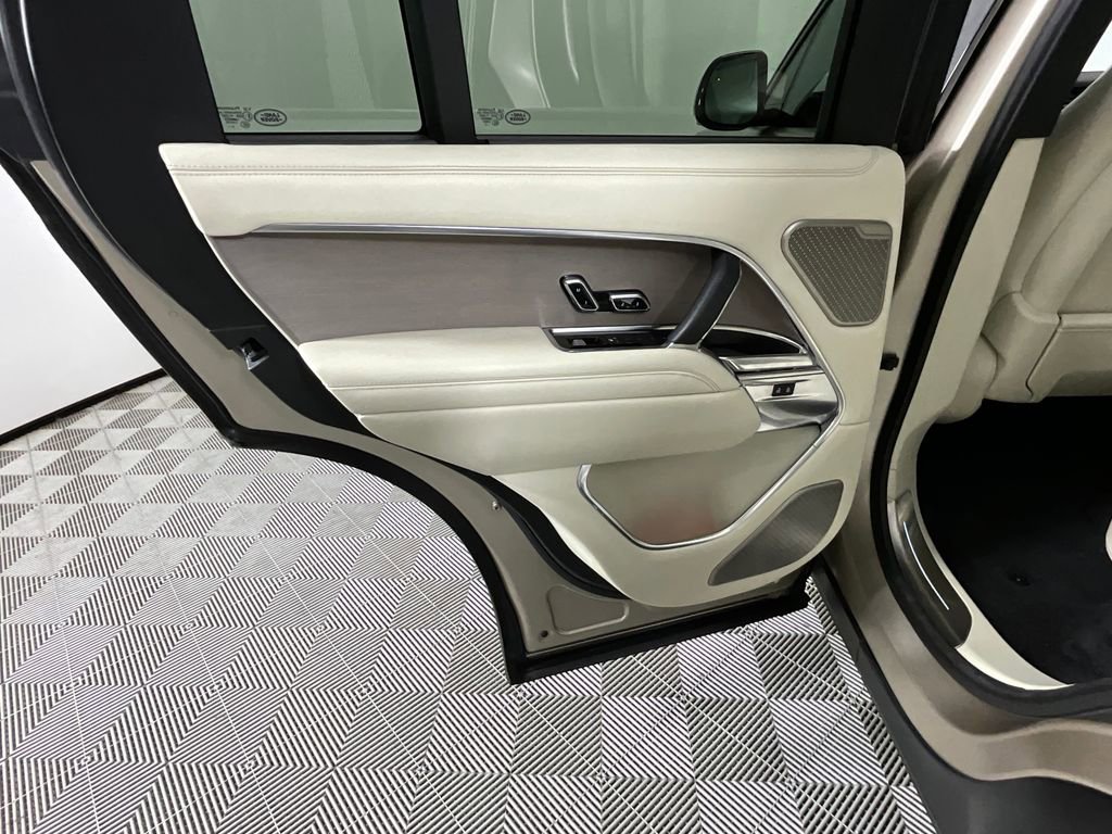 Used 2022 Land Rover Range Rover First Edition AWD/4WD image 26