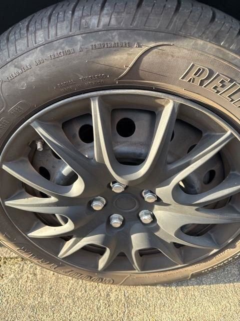 Used 2018 Toyota Corolla LE image 18